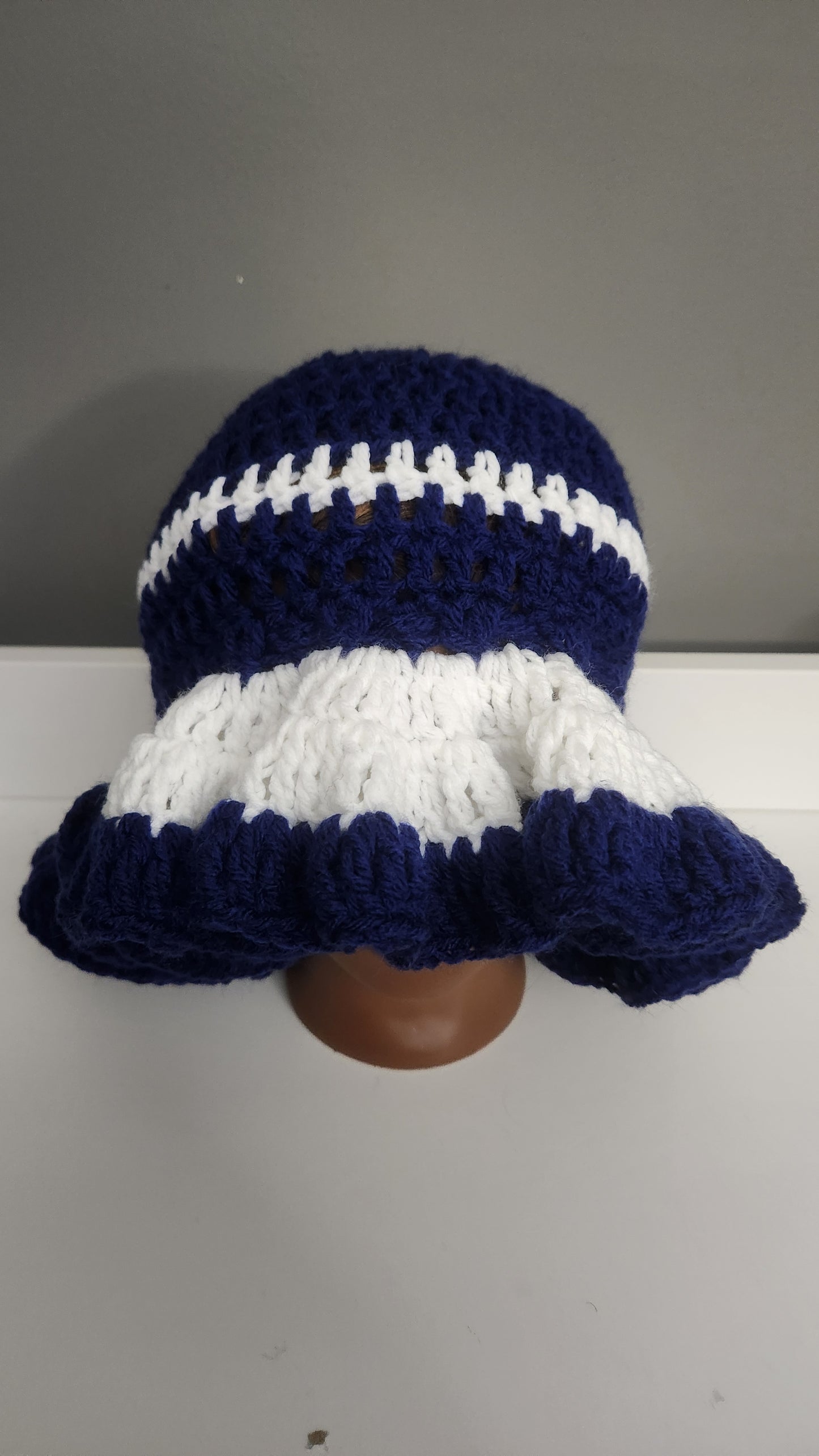 Ruffling Ruffle hat