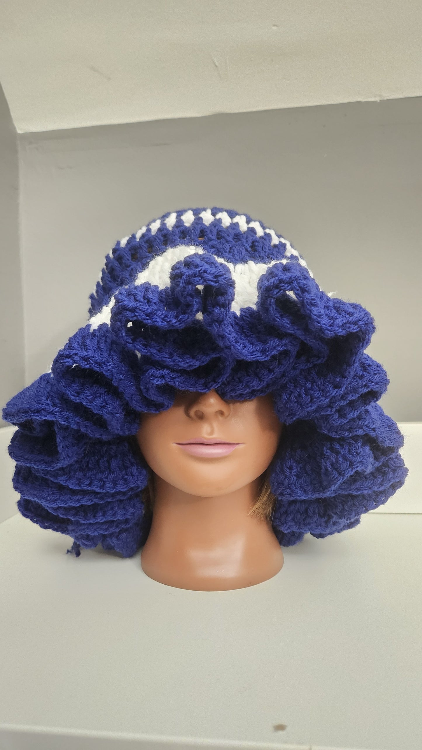 Ruffling Ruffle hat